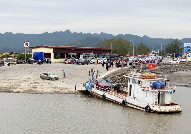 Bến phà Cái Viềng - Cát Bà